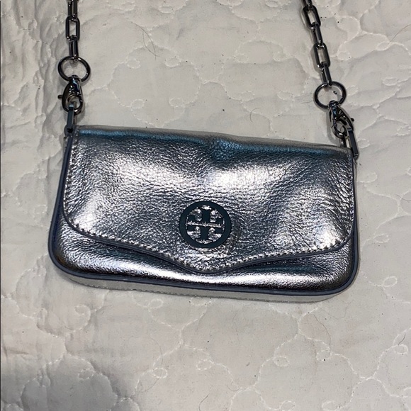Tory Burch silver cross body - Picture 1 of 4